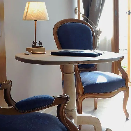 金狮大酒店 3* 科特雷