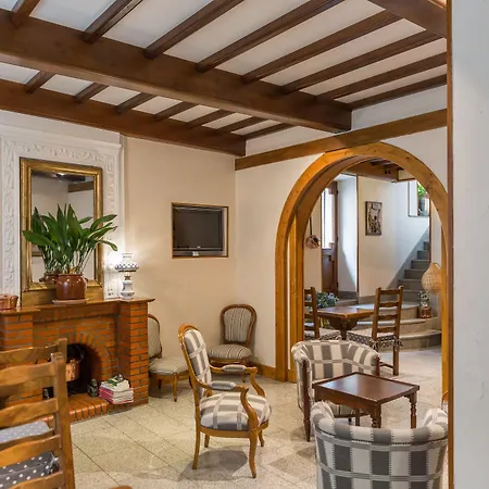 金狮大酒店 3* 科特雷